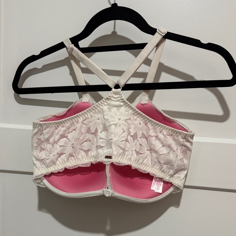 Victoria’s Secret Pink White Lace Padded Bra - Picture 2 of 3